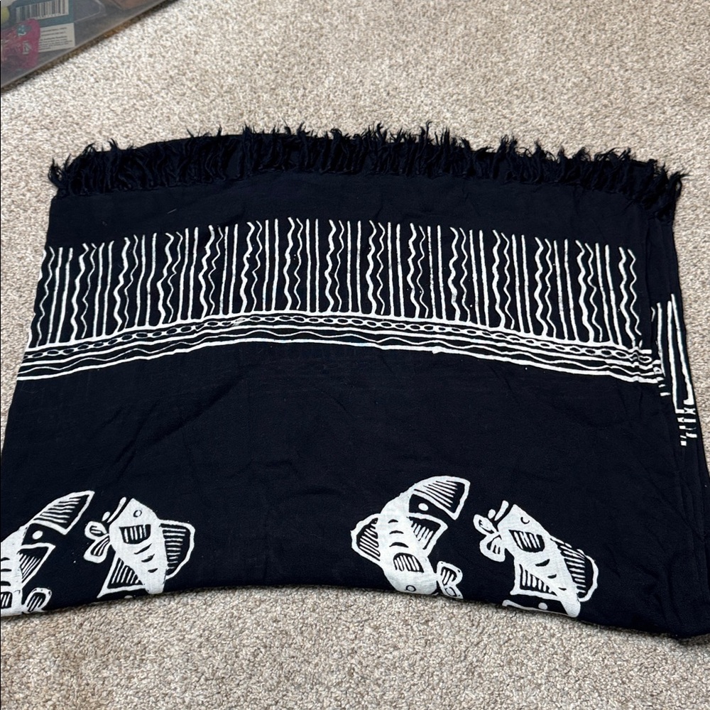 Sarong Beach Wrap Scarf Coverup w Fringe in Black & White - Picture 6 of 13